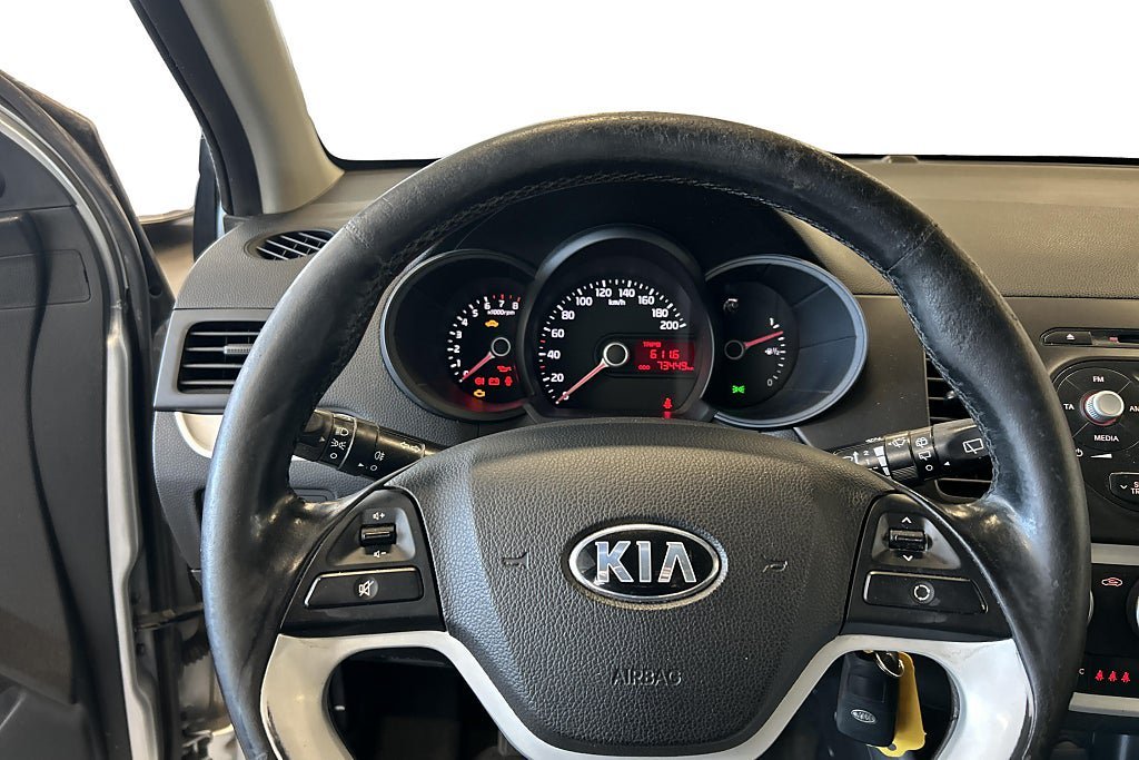 Vehicle Image 12