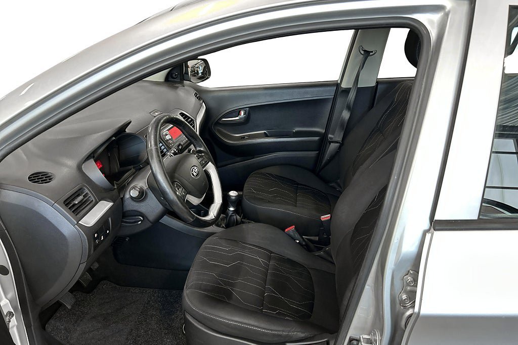 Vehicle Image 13
