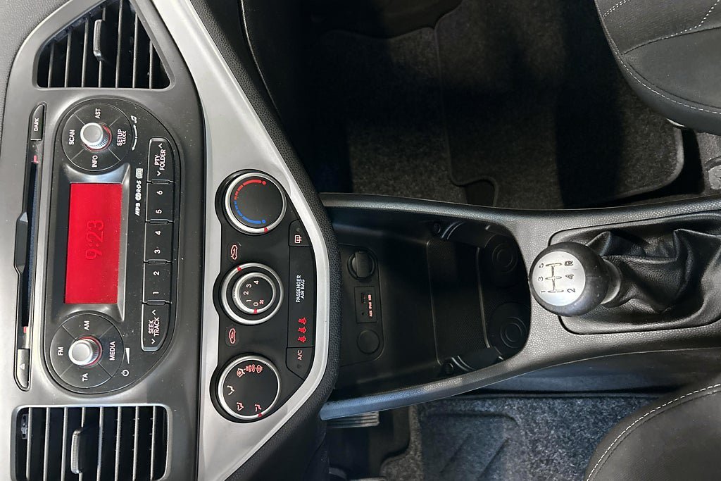 Vehicle Image 18