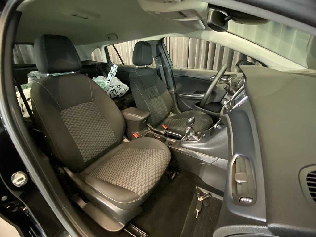 Vehicle Image 8