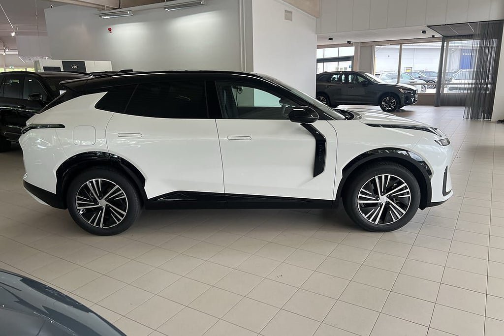 Vehicle Image 16