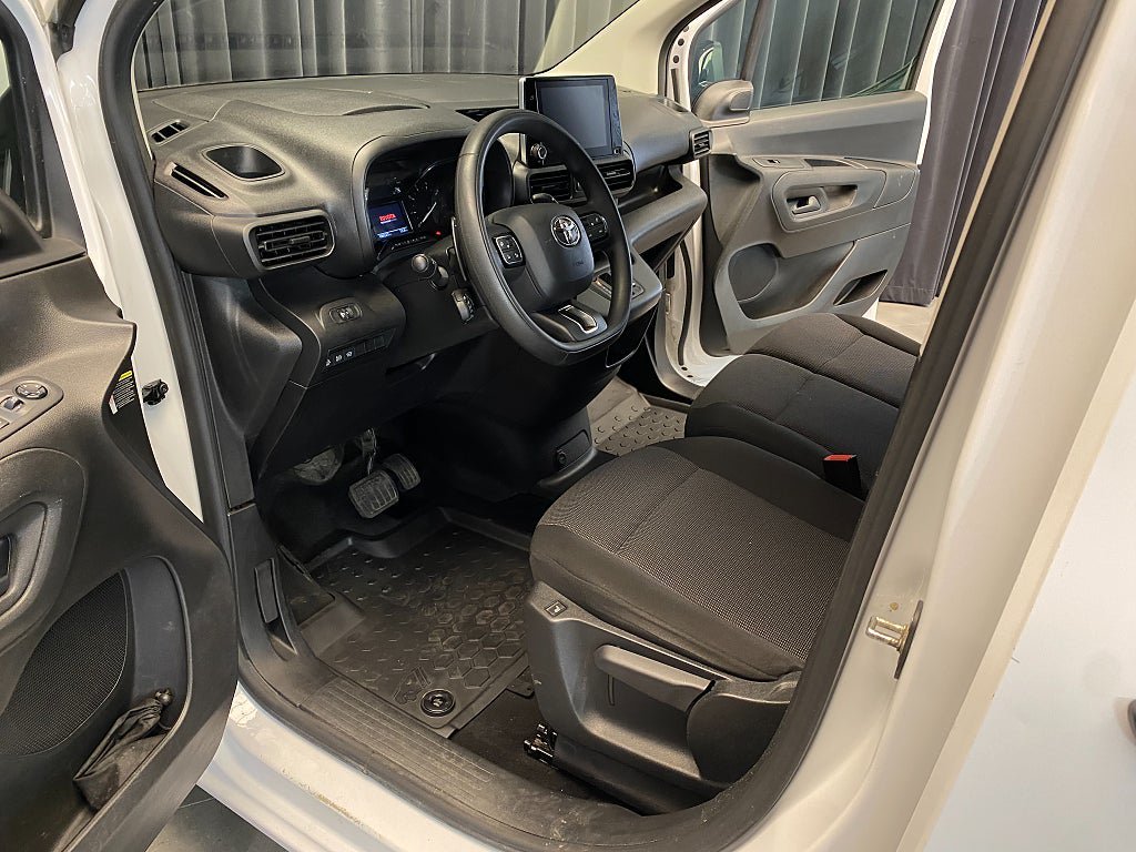 Vehicle Image 22