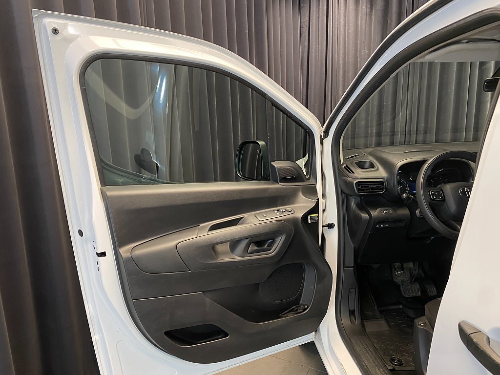 Vehicle Image 23