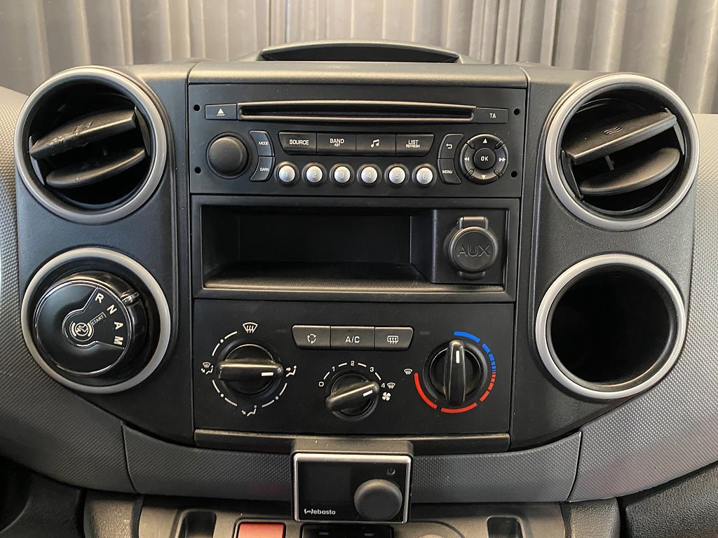 Vehicle Image 24