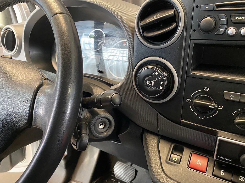 Vehicle Image 26