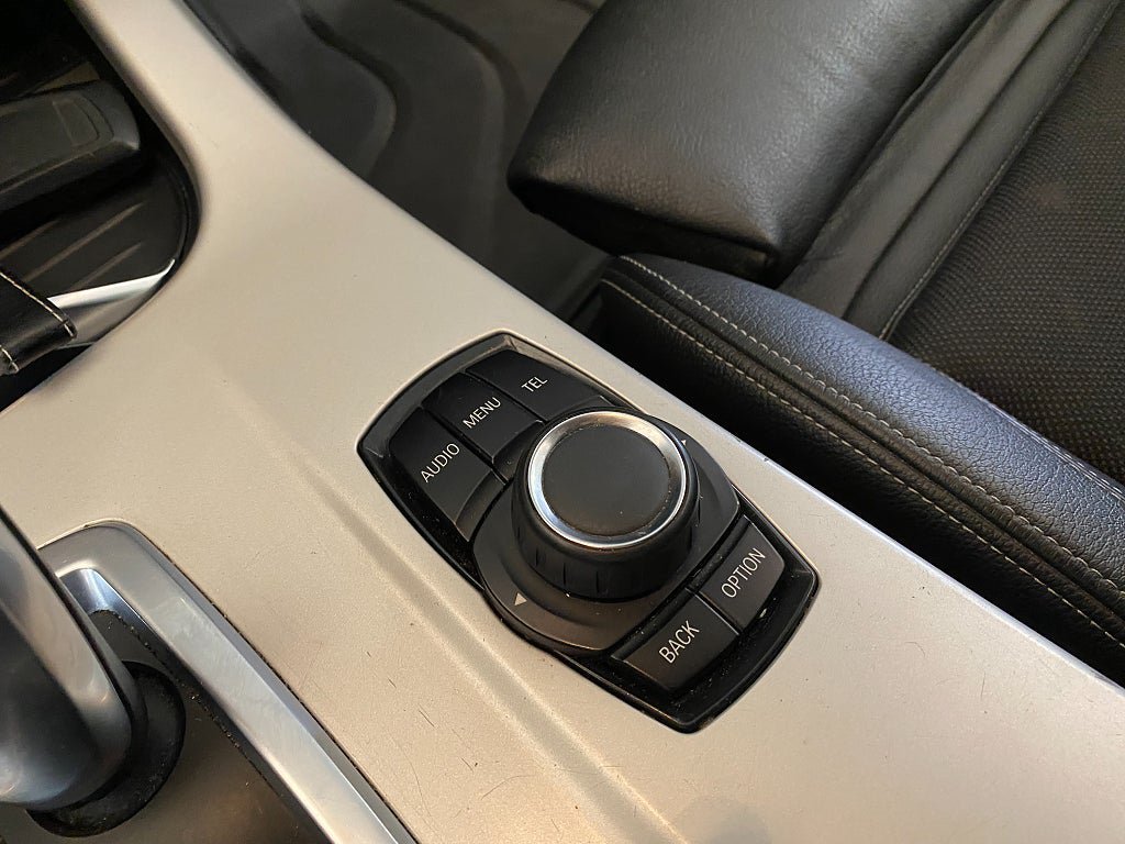 Vehicle Image 28