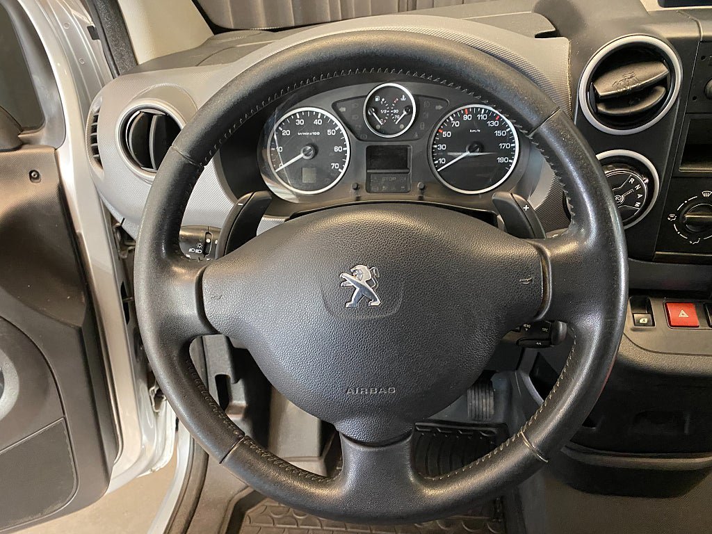 Vehicle Image 27