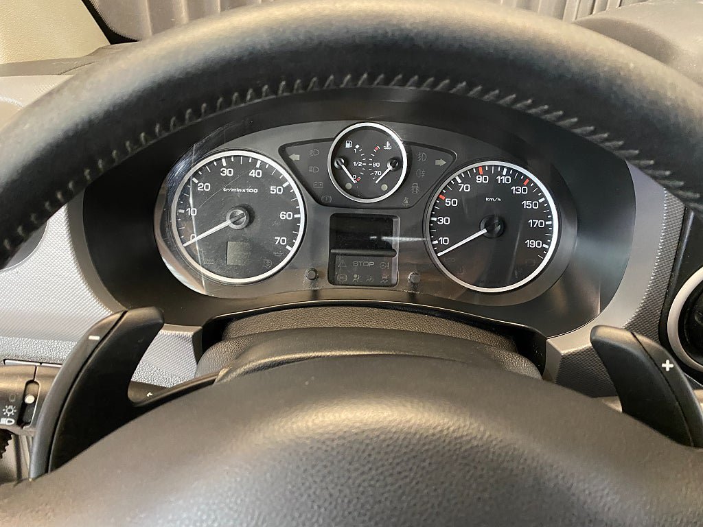 Vehicle Image 28