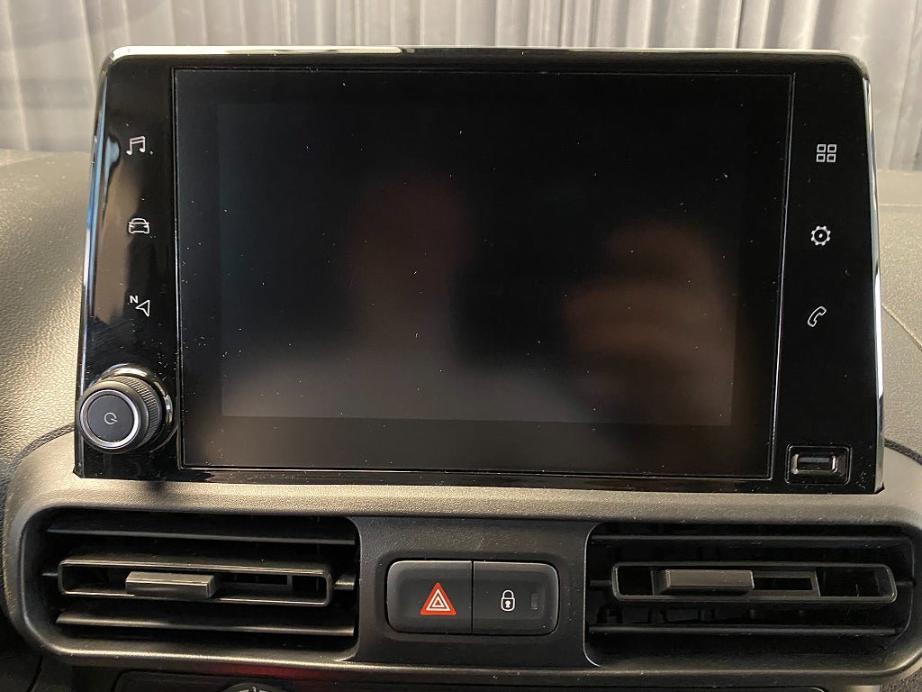 Vehicle Image 40