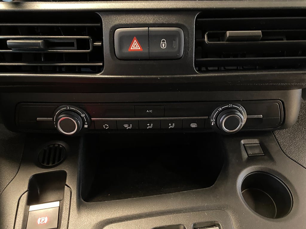 Vehicle Image 41