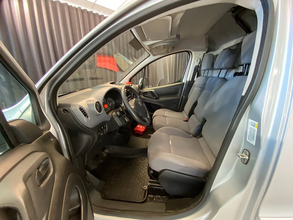 Vehicle Image 39
