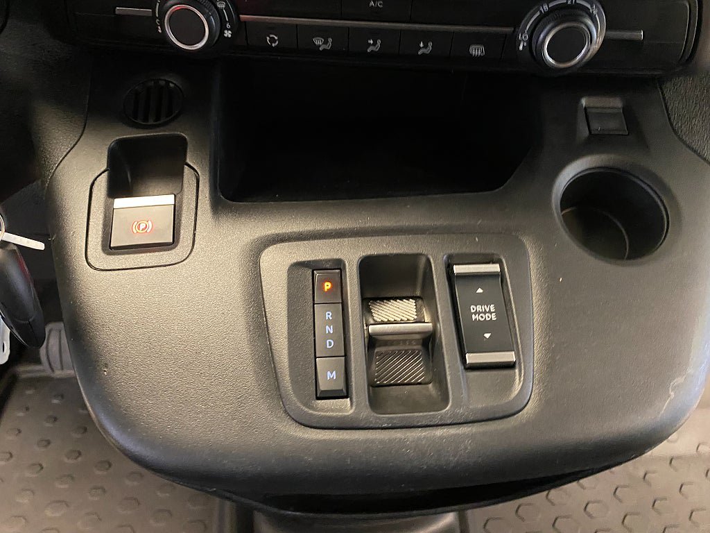 Vehicle Image 42