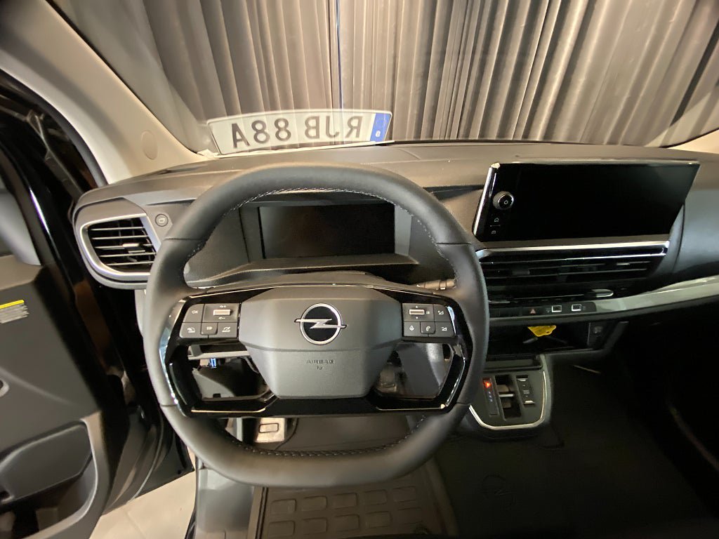 Vehicle Image 36