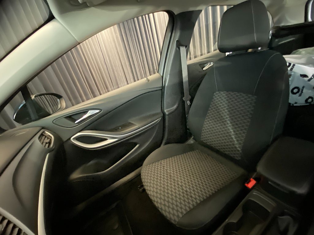 Vehicle Image 48