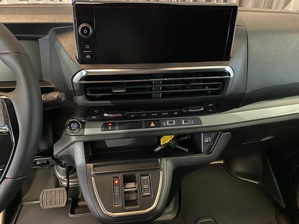 Vehicle Image 38