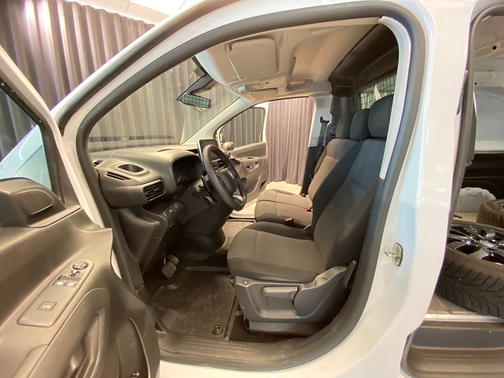 Vehicle Image 50
