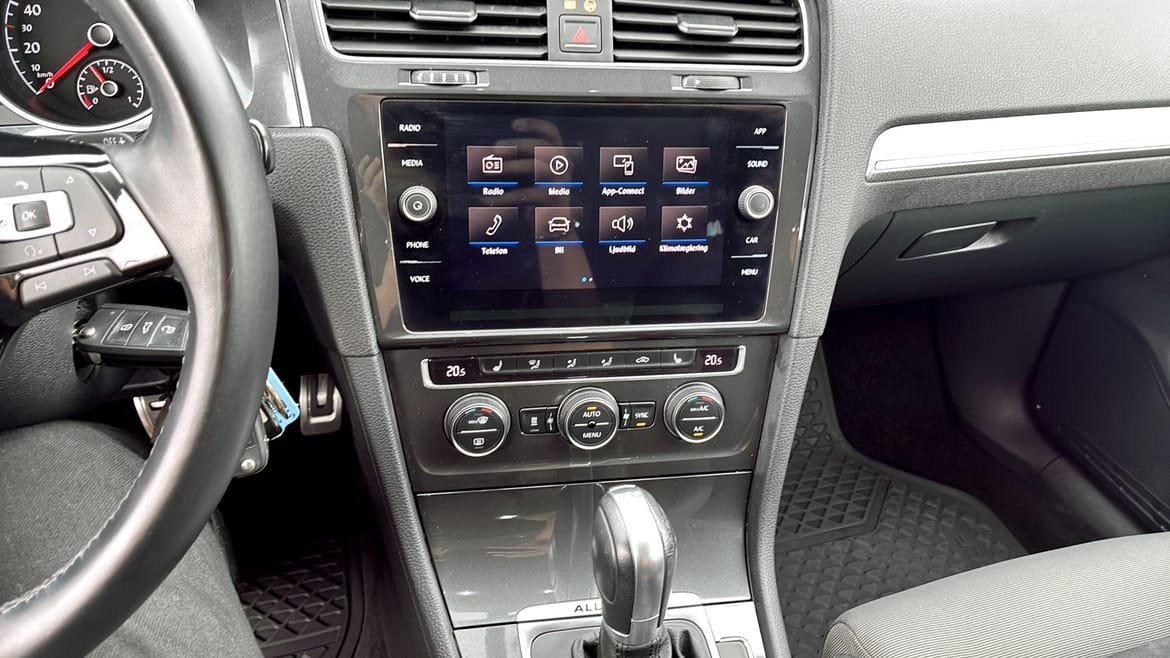 Vehicle Image 9