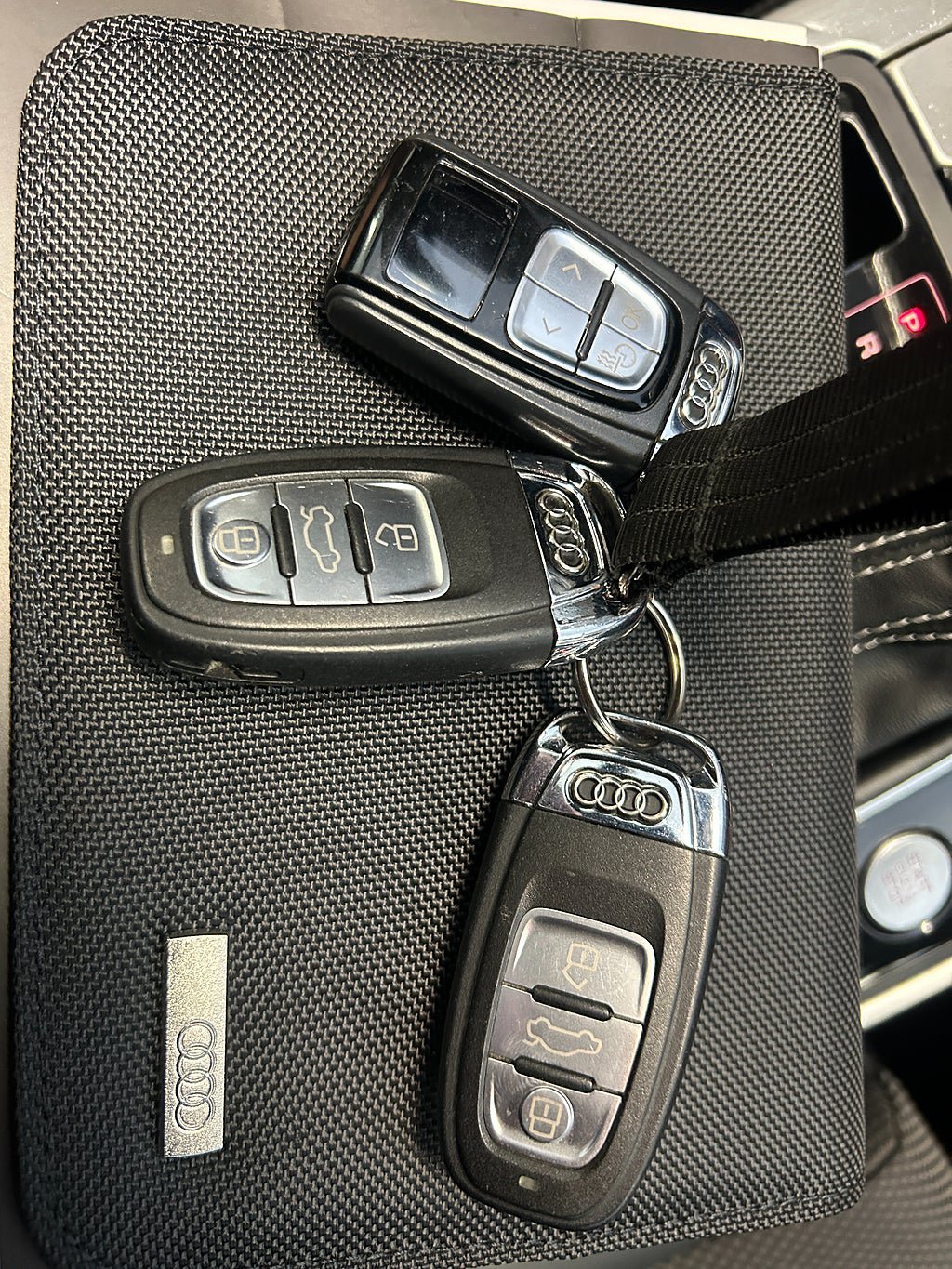 Vehicle Image 23