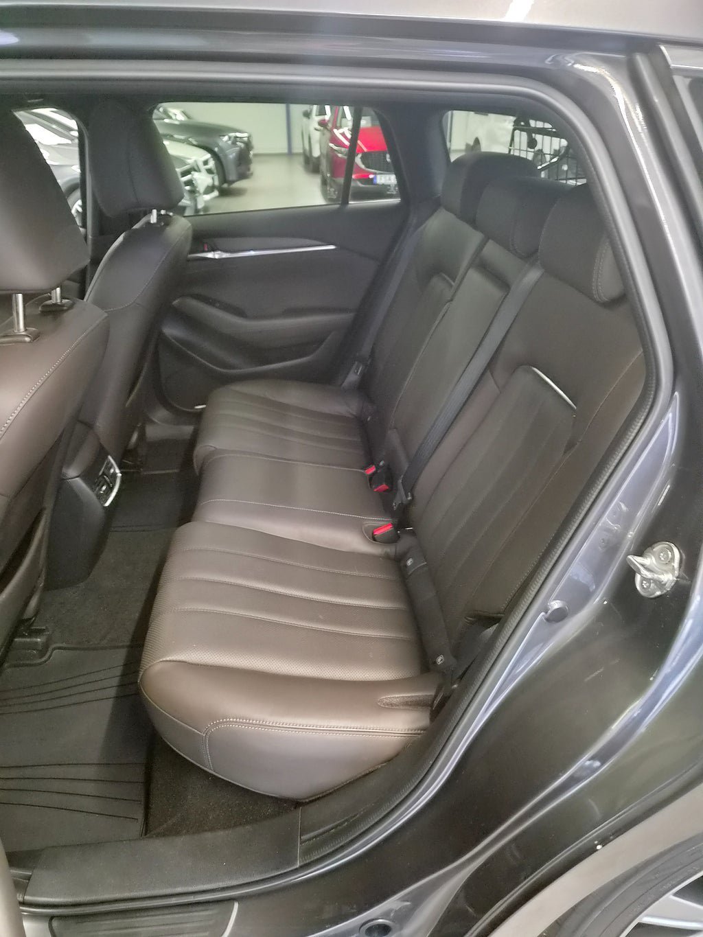 Vehicle Image 14