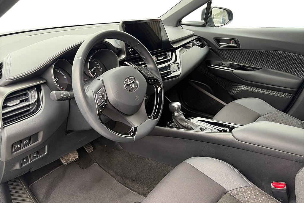 Vehicle Image 11