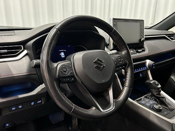 Vehicle Image 11