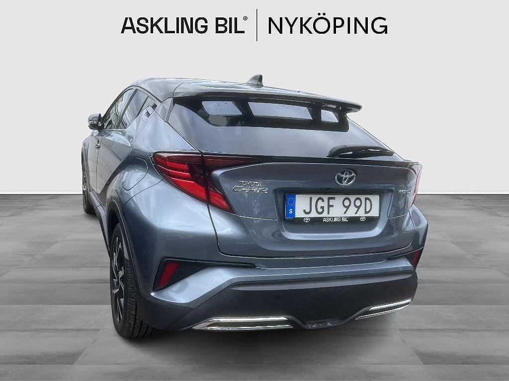 Vehicle Image 9