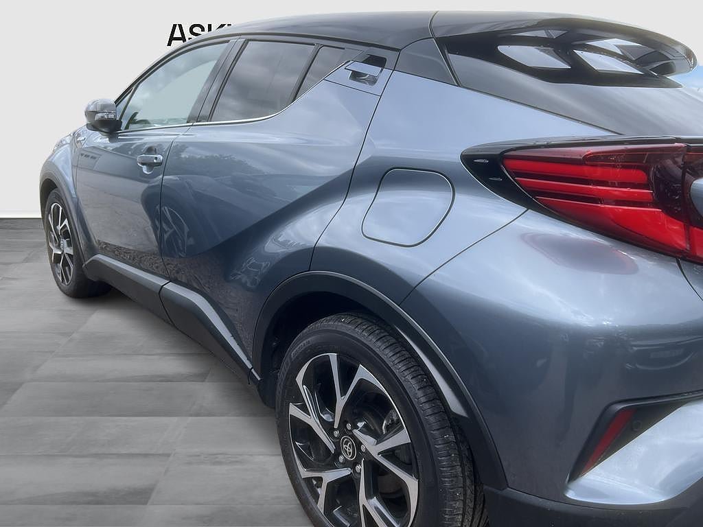 Vehicle Image 10