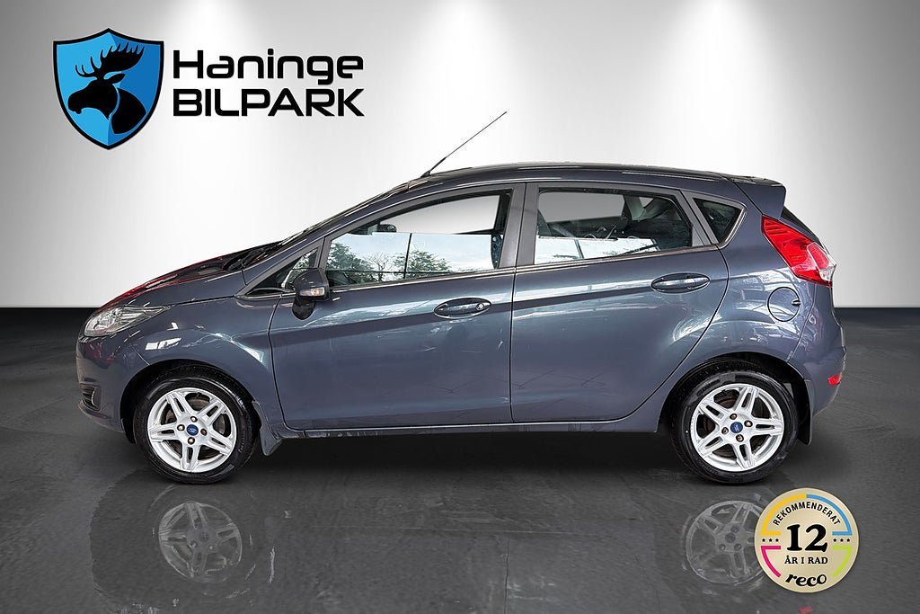 Vehicle Image 9