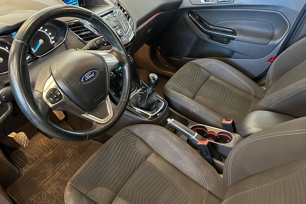 Vehicle Image 11