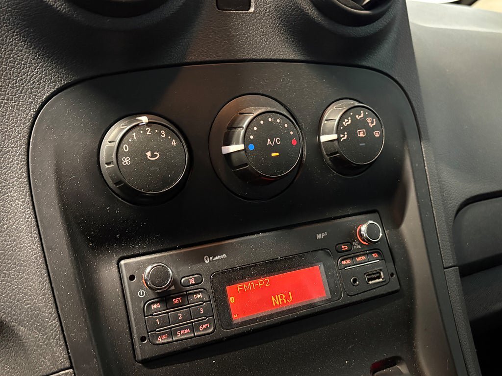 Vehicle Image 12