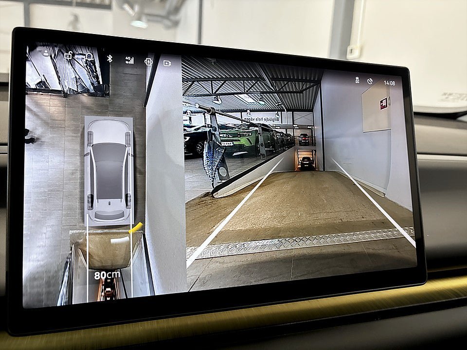Vehicle Image 16