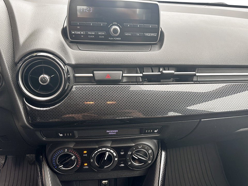 Vehicle Image 9