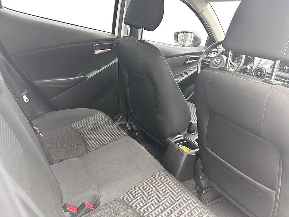 Vehicle Image 12