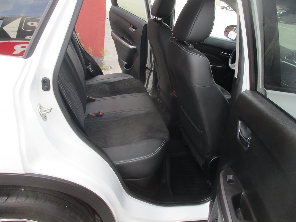 Vehicle Image 8