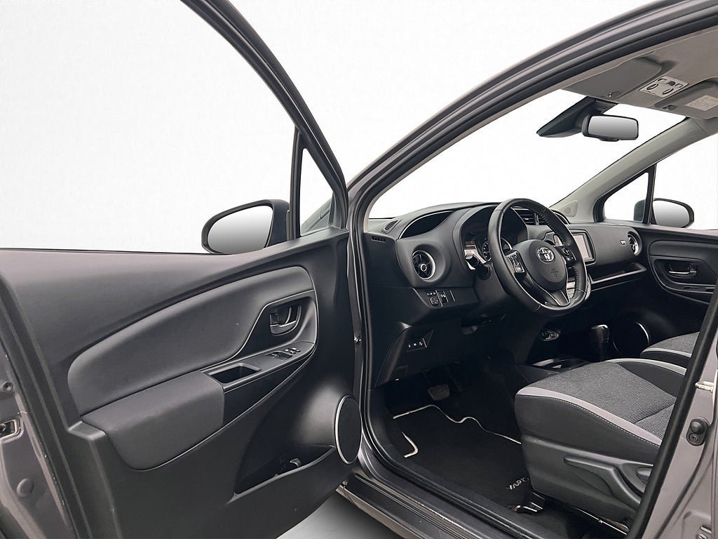 Vehicle Image 10