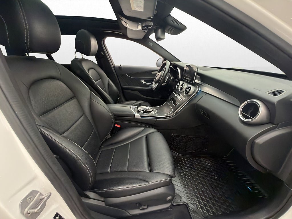 Vehicle Image 28