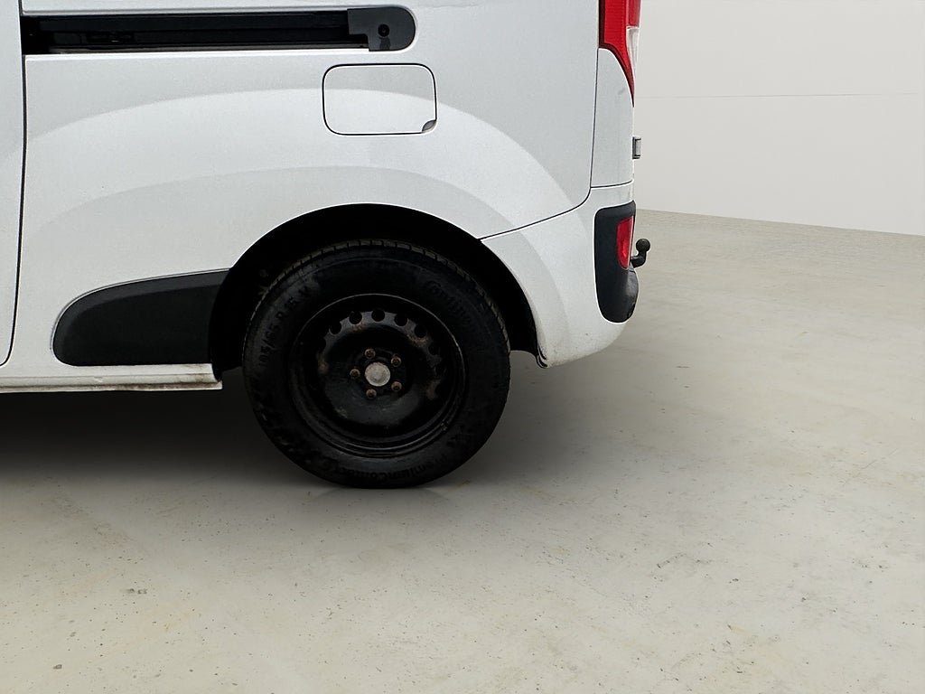 Vehicle Image 24