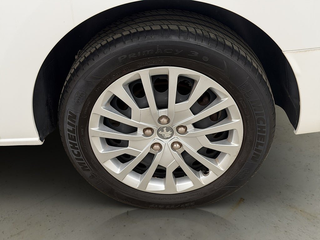 Vehicle Image 26