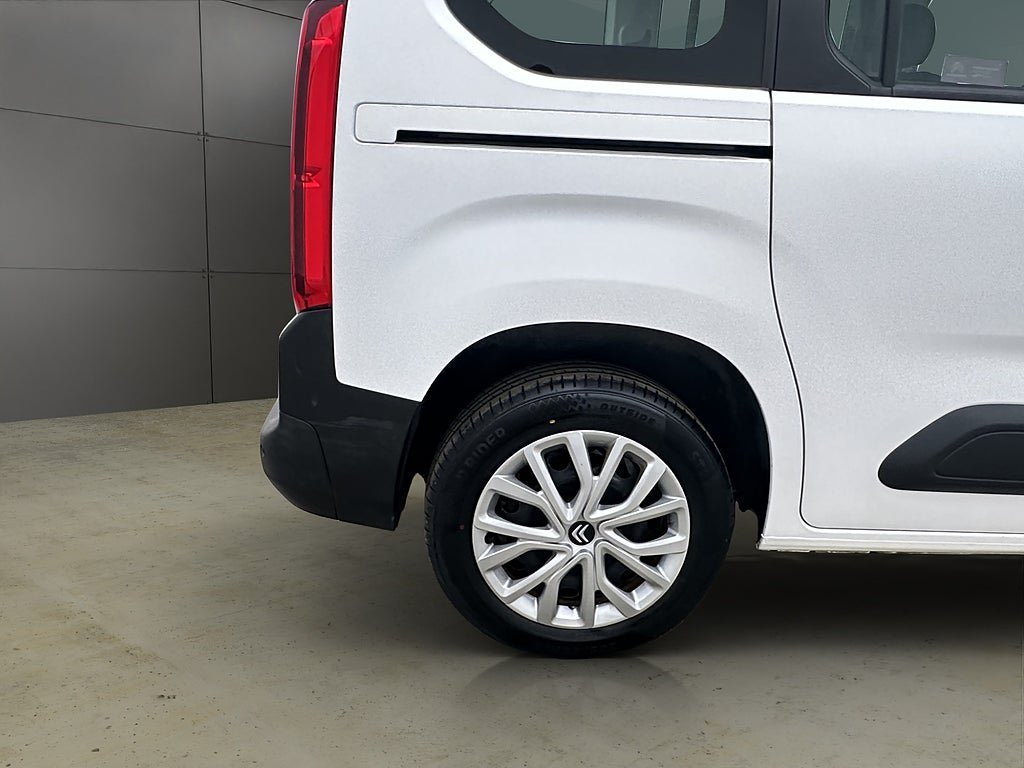 Vehicle Image 31