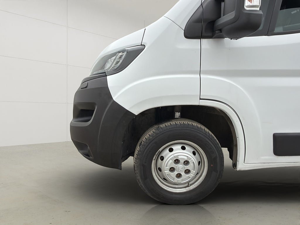 Vehicle Image 24