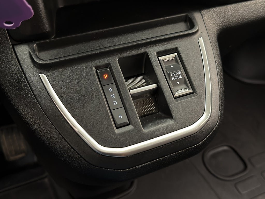 Vehicle Image 24