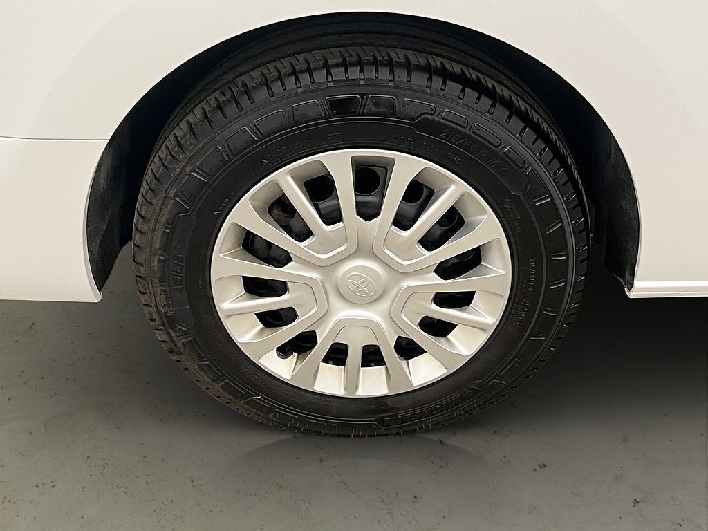 Vehicle Image 30