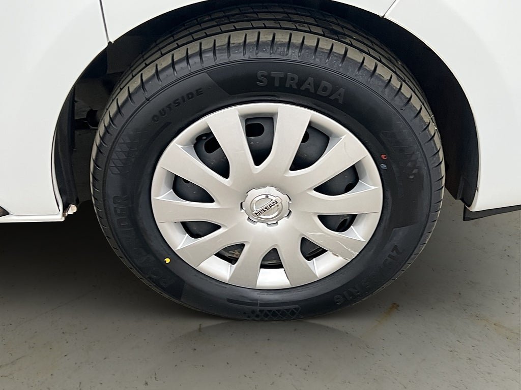 Vehicle Image 32