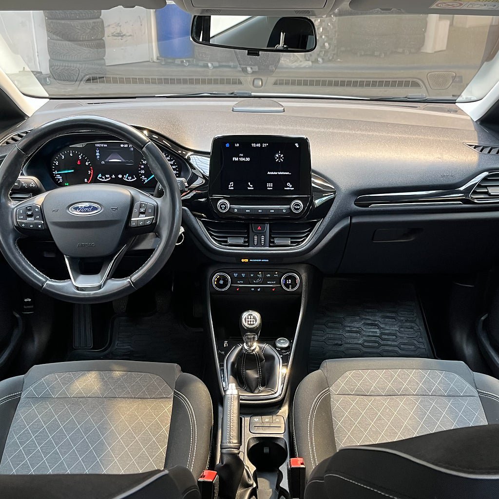 Vehicle Image 11