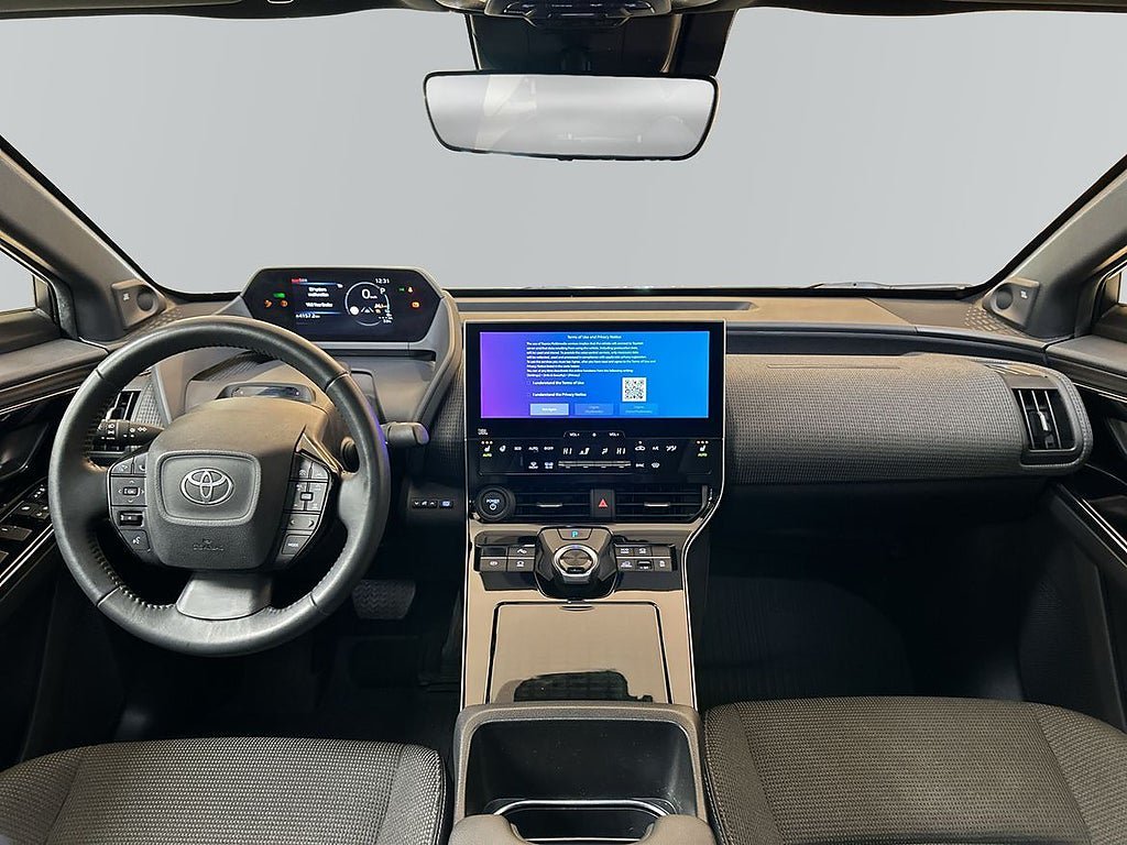 Vehicle Image 9