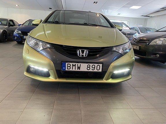 Vehicle Image 9