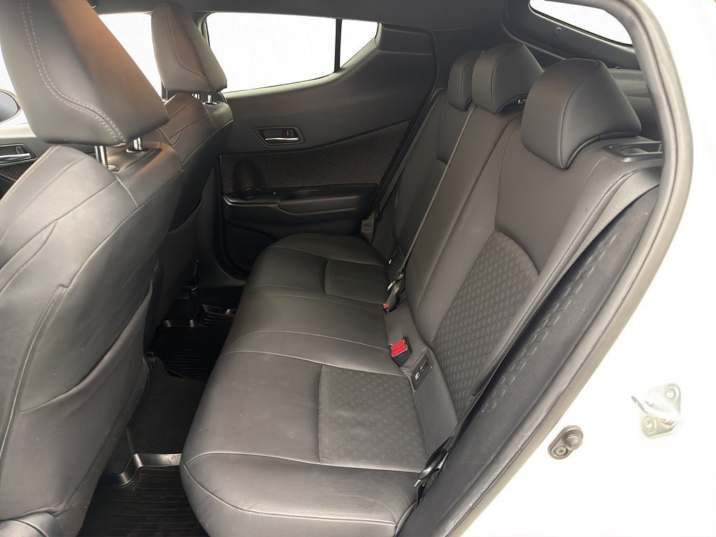 Vehicle Image 15