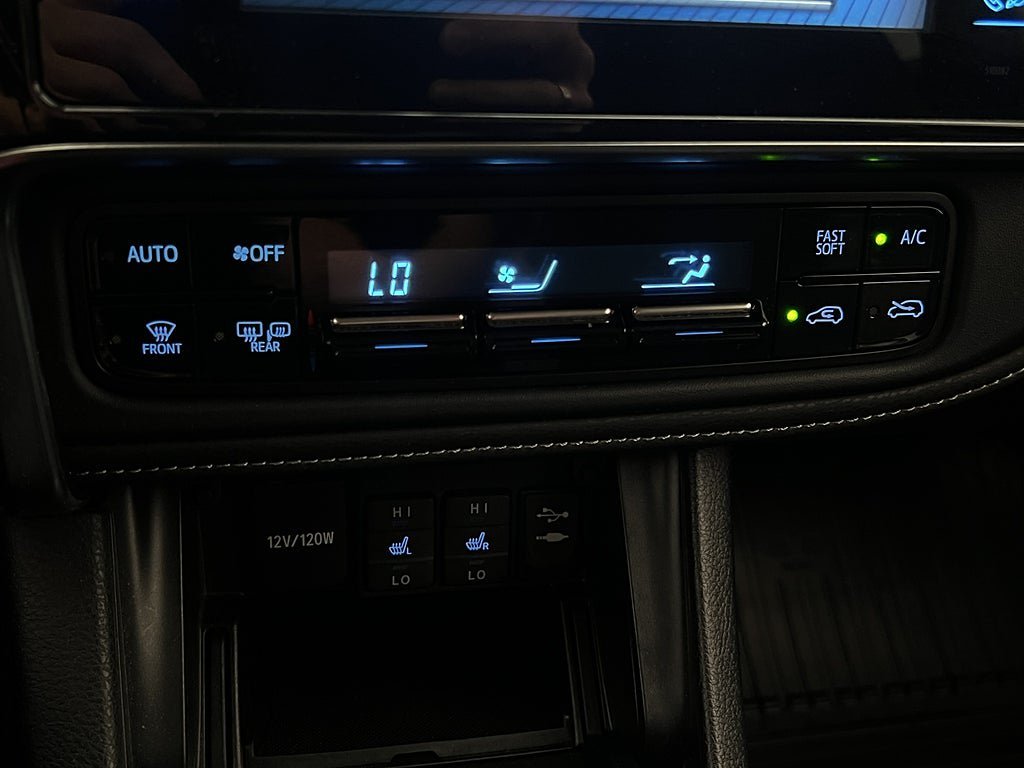 Vehicle Image 19