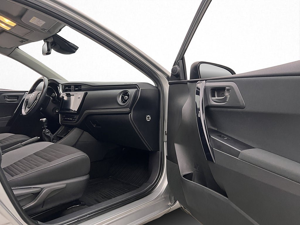 Vehicle Image 22