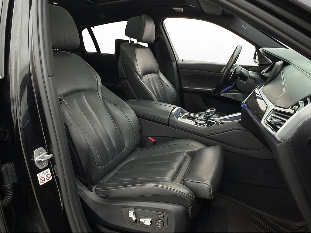 Vehicle Image 38